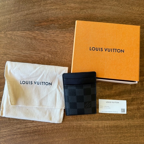 Authentic Louis Vuitton Men slim wallet with money clip - Picture 1 of 12